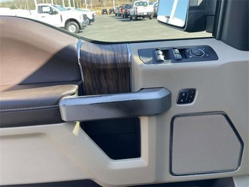 Used 2018 Ford F150 Lariat image 12
