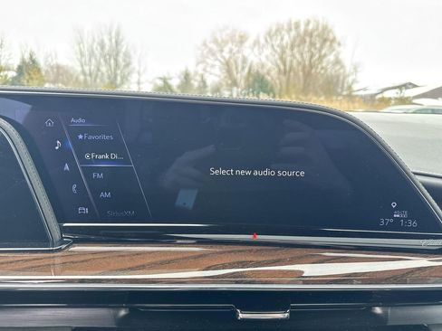 Used 2022 Cadillac Escalade Sport Platinum w/ LPO, ONYX Package image 13