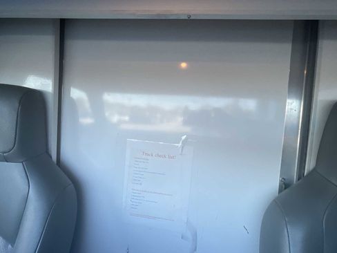 Used 2023 Ford E-350 and Econoline 350 Super Duty w/ Power Windows & Locks Group image 17