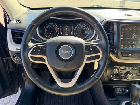 Used 2017 Jeep Cherokee 75th Anniversary image 29