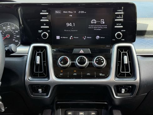 Used 2022 Kia Sorento LX FWD image 9