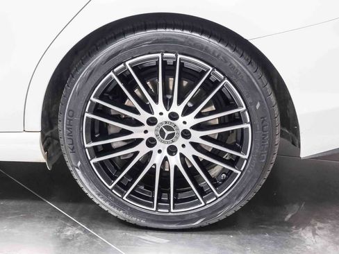 Used 2023 Mercedes-Benz C 300 Sedan image 9