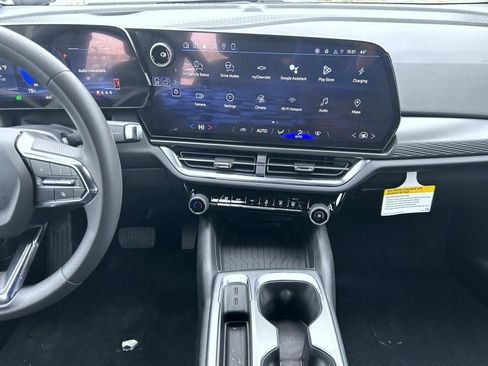 New 2026 Chevrolet Equinox EV LT image 12