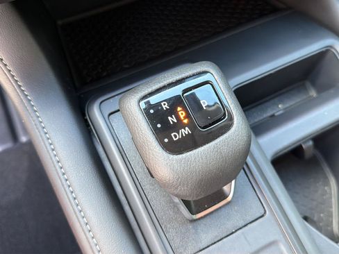 Used 2025 Nissan Pathfinder S FWD image 27