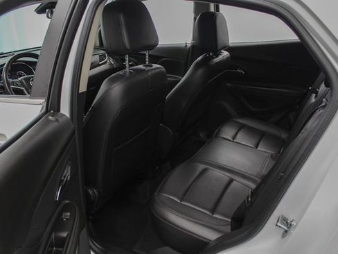 Used 2019 Buick Encore Essence w/ Safety Package II AWD/4WD image 18