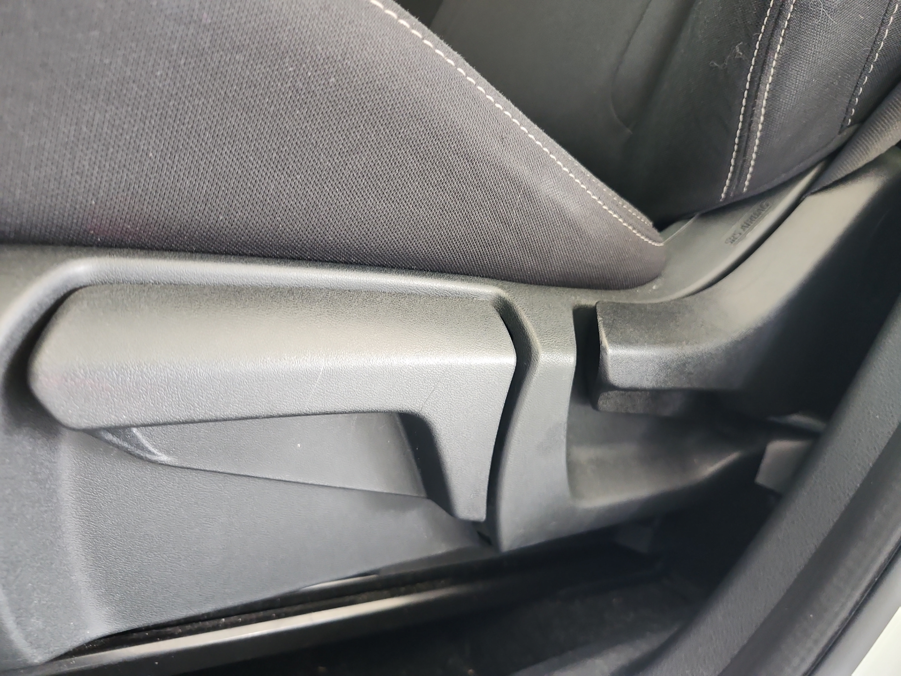Used 2024 Nissan Rogue S FWD image 14