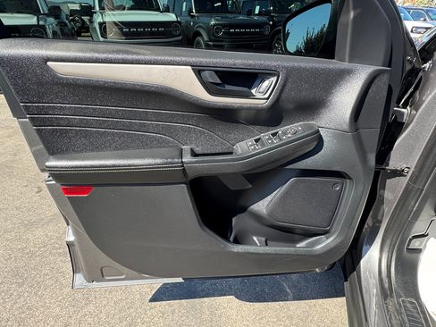 Used 2022 Ford Escape SE w/ Convenience Package image 23