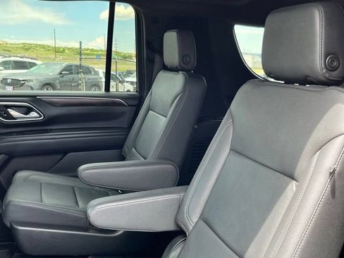 Used 2022 Chevrolet Suburban Z71 w/ Z71 Off-Road Package AWD/4WD image 18