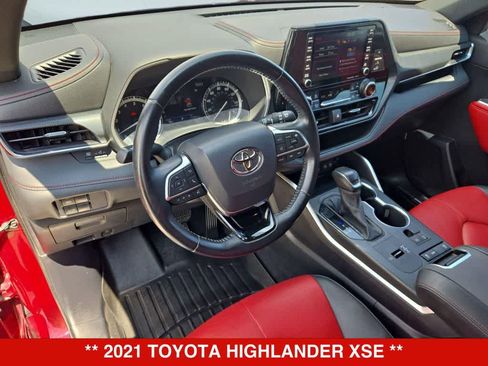 Used 2021 Toyota Highlander XSE FWD image 2