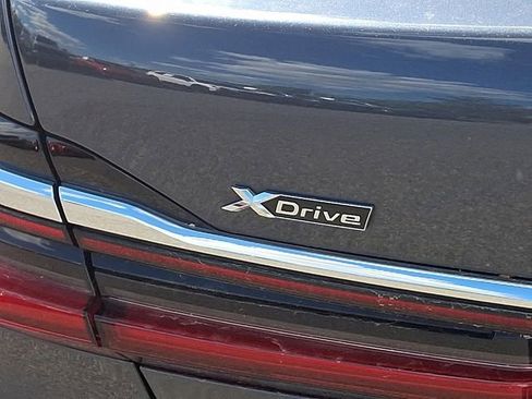 Used 2020 BMW 750i xDrive AWD/4WD image 37