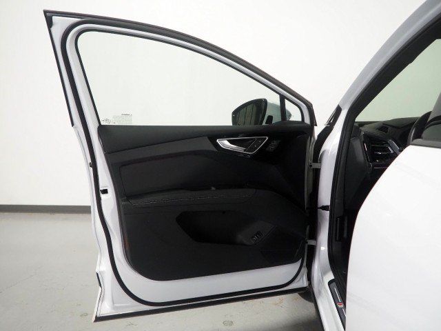 Used 2024 Audi Q4 e-tron quattro Prestige Sportback AWD/4WD image 48