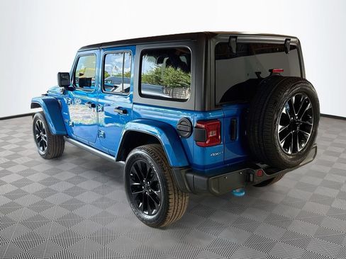 Used 2023 Jeep Wrangler Unlimited Sahara AWD/4WD image 8