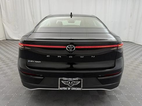 Used 2025 Toyota Crown AWD/4WD image 5