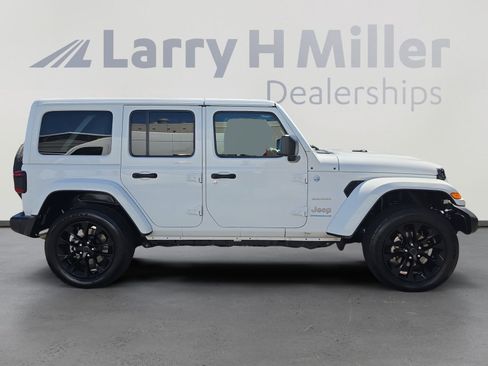 Used 2024 Jeep Wrangler Unlimited Sahara AWD/4WD image 6