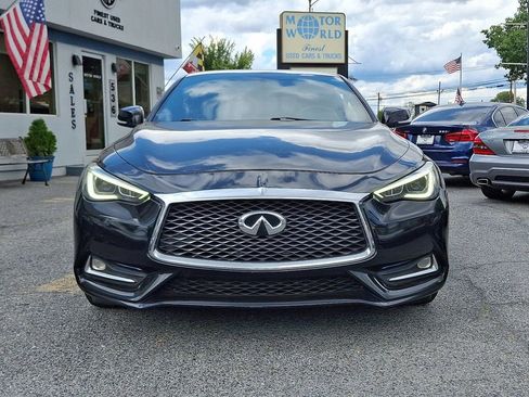 Used 2017 INFINITI Q60 2.0t w/ Moonroof Package image 2