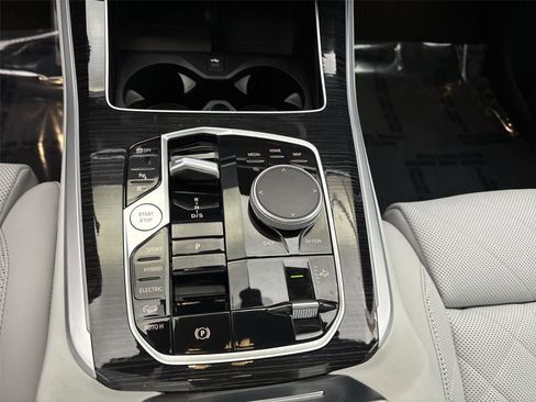 Used 2025 BMW X5 xDrive50e w/ M Sport Package image 23