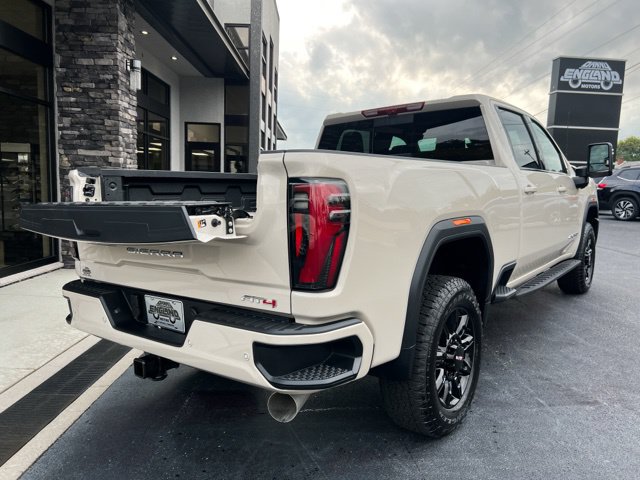 Used 2026 GMC Sierra 2500 AT4 w/ AT4 Premium Plus Package AWD/4WD image 3