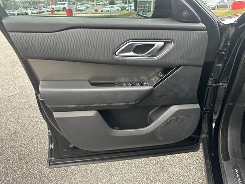 Used 2019 Land Rover Range Rover Velar S image 10