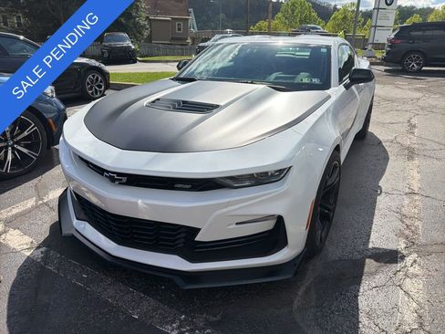 Used 2022 Chevrolet Camaro SS RWD image 3
