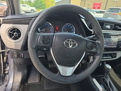 Used 2017 Toyota Corolla LE w/ Carpet Mat Package (TMS) FWD image 23