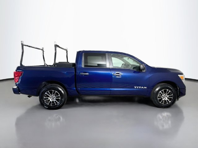 Used 2022 Nissan Titan SV RWD image 11