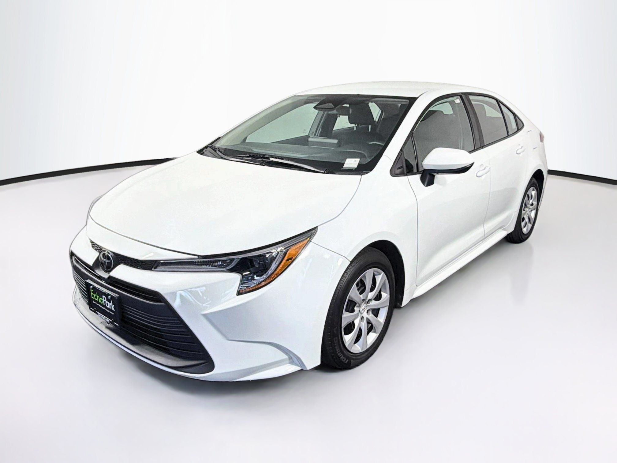 Used 2025 Toyota Corolla LE FWD image 3