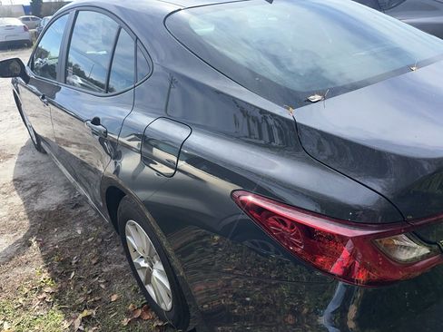 Used 2025 Toyota Camry LE image 5