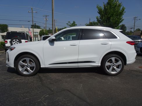 Certified 2025 Audi Q5 Premium Plus w/ Premium Plus AWD/4WD image 2