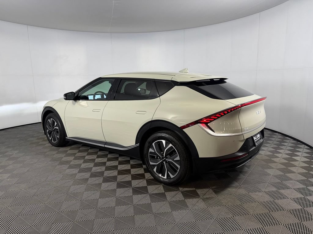 Used 2024 Kia EV6 Light RWD image 8