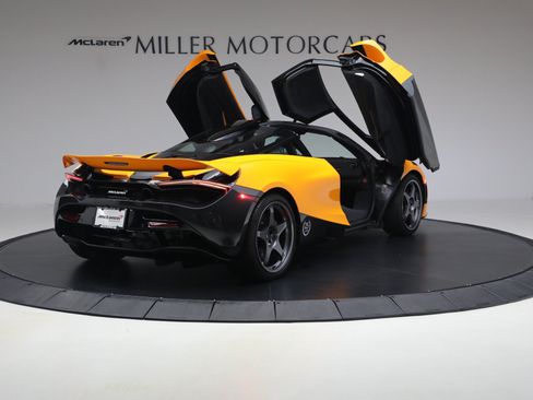 Used 2021 McLaren 720S RWD image 17
