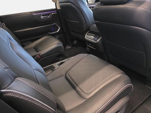 Certified 2025 INFINITI QX80 Luxe w/ Cargo Package AWD/4WD image 11