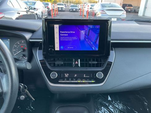 Used 2025 Toyota Corolla LE image 21