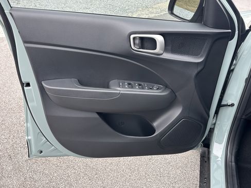 New 2026 Hyundai Venue SE FWD image 12