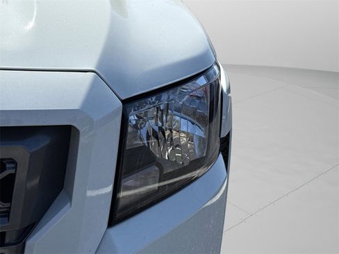 Used 2024 Nissan Frontier SV image 44