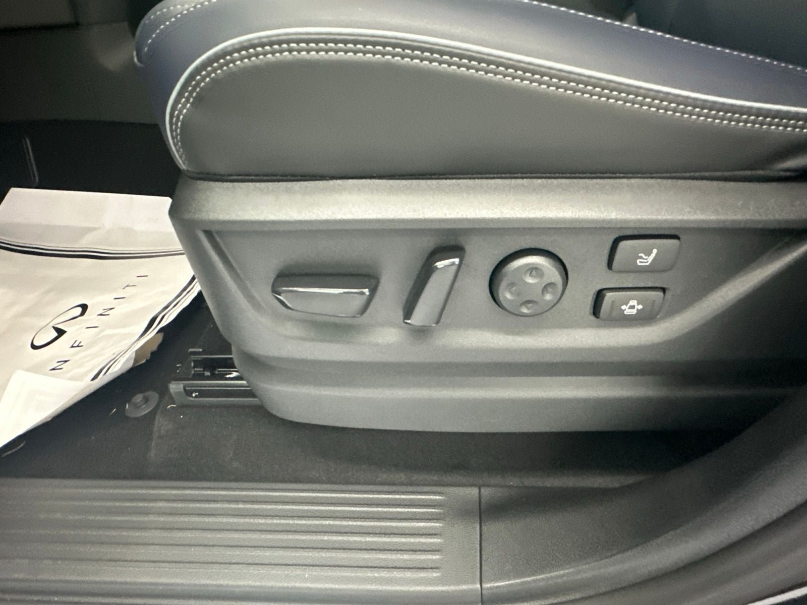 New 2027 INFINITI QX80 Sensory w/ Sport Exterior Package AWD/4WD image 21