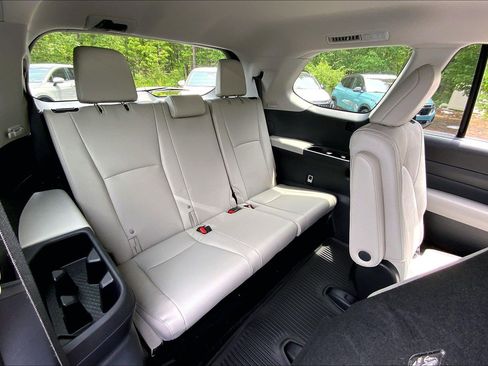 Used 2024 Toyota Grand Highlander AWD image 30