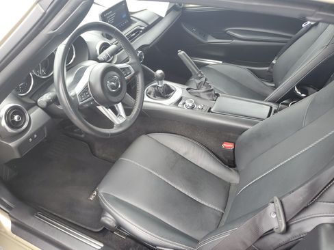 Used 2023 MAZDA MX-5 Miata Grand Touring RWD image 11