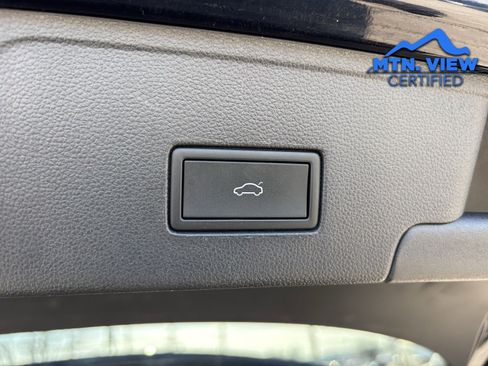 Used 2024 Volkswagen Atlas Cross Sport SE w/ Black Wheel Package image 21