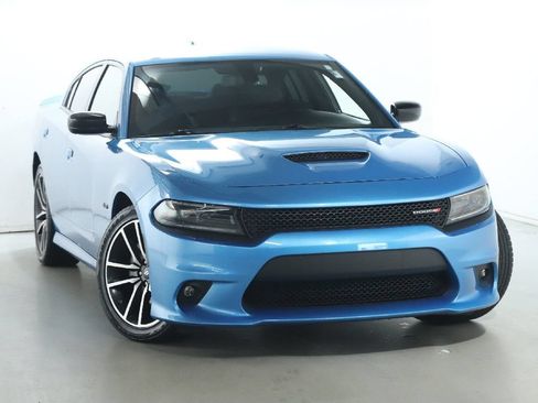 Used 2023 Dodge Charger R/T w/ Plus Group RWD image 2