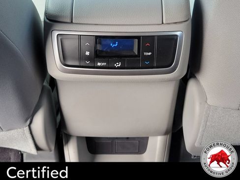 Used 2019 Toyota Highlander LE FWD image 18