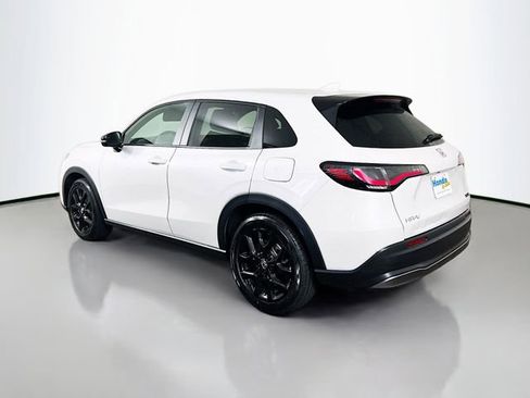 Used 2025 Honda HR-V Sport image 7