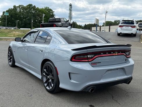 Used 2022 Dodge Charger Scat Pack RWD image 7