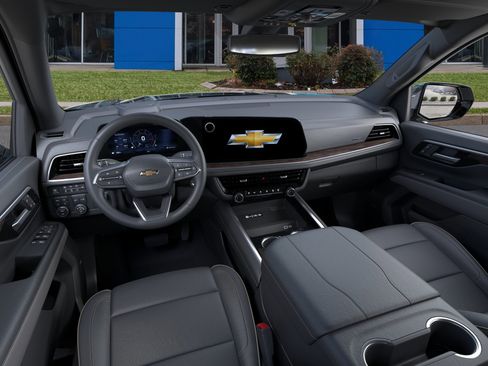 New 2026 Chevrolet Suburban Premier w/ Sun And Tow Package AWD/4WD image 15