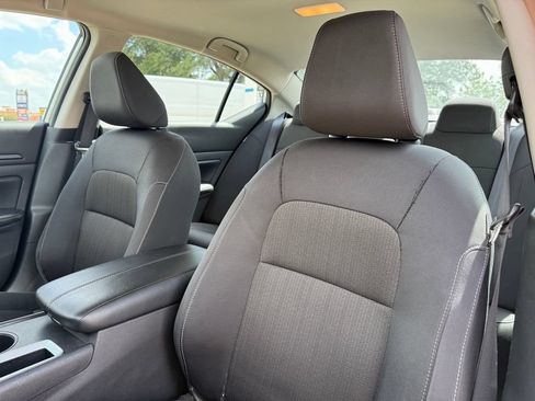 Used 2025 Nissan Altima 2.5 SV FWD image 10