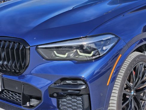 Used 2022 BMW X5 sDrive40i w/ M Sport Package image 11