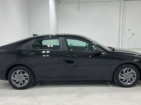 Certified 2024 Hyundai Elantra SEL FWD image 6