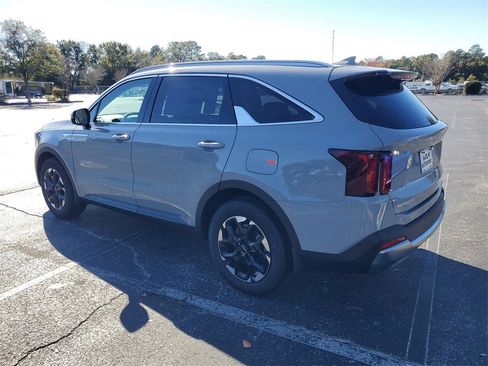 New 2026 Kia Sorento S image 3