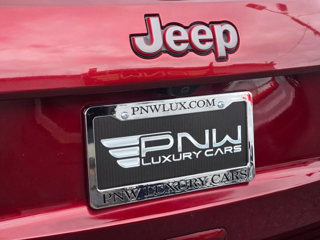 Used 2020 Jeep Grand Cherokee Trailhawk w/ Trailhawk Luxury Group AWD/4WD image 13