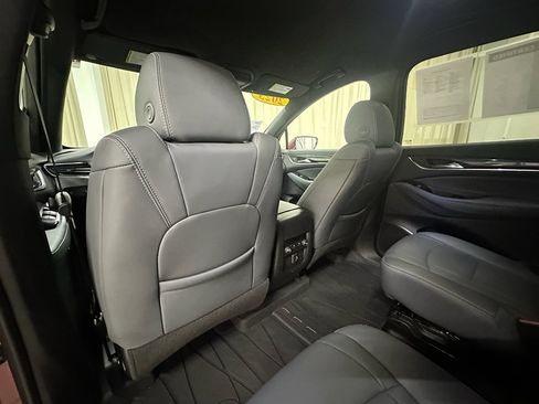 Used 2023 Buick Enclave Essence w/ Sport Touring Edition image 25