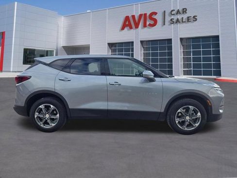 Used 2025 Chevrolet Blazer LT FWD image 5